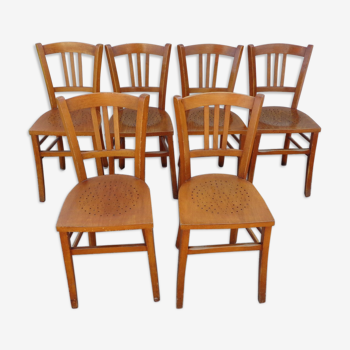 6 chaises bistrot, assises trouées