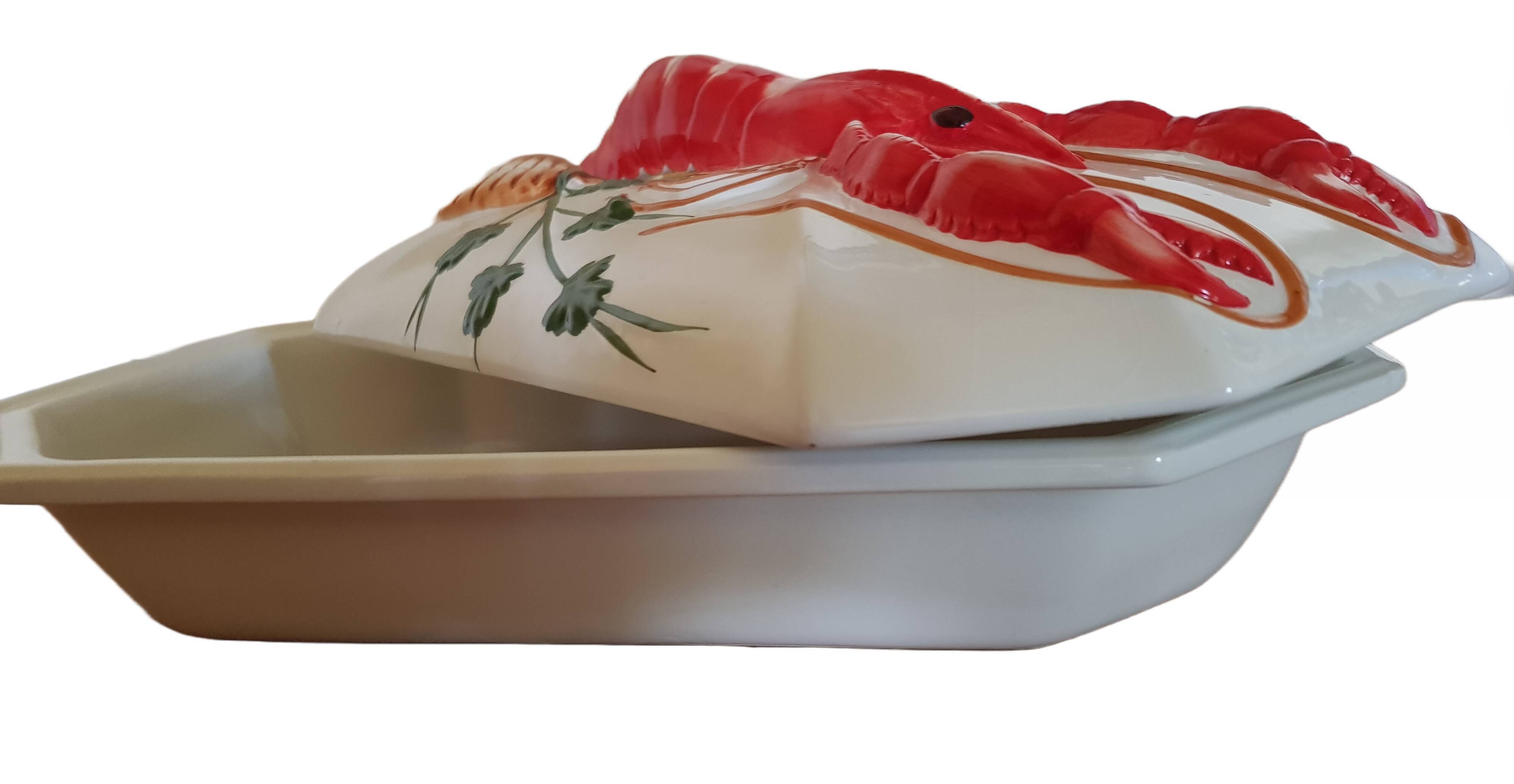 Ceramic dish with slip lid lobster decor