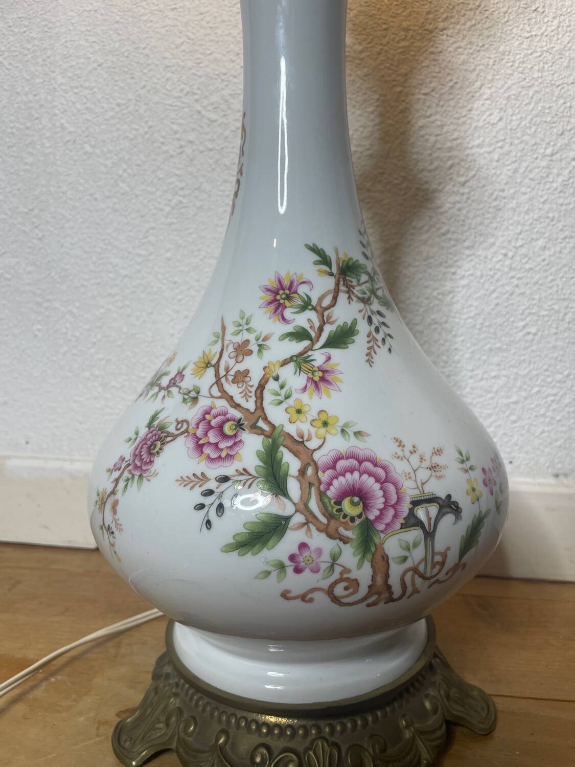 Old Napoleon 3 globe electrified oil lamp in opaline