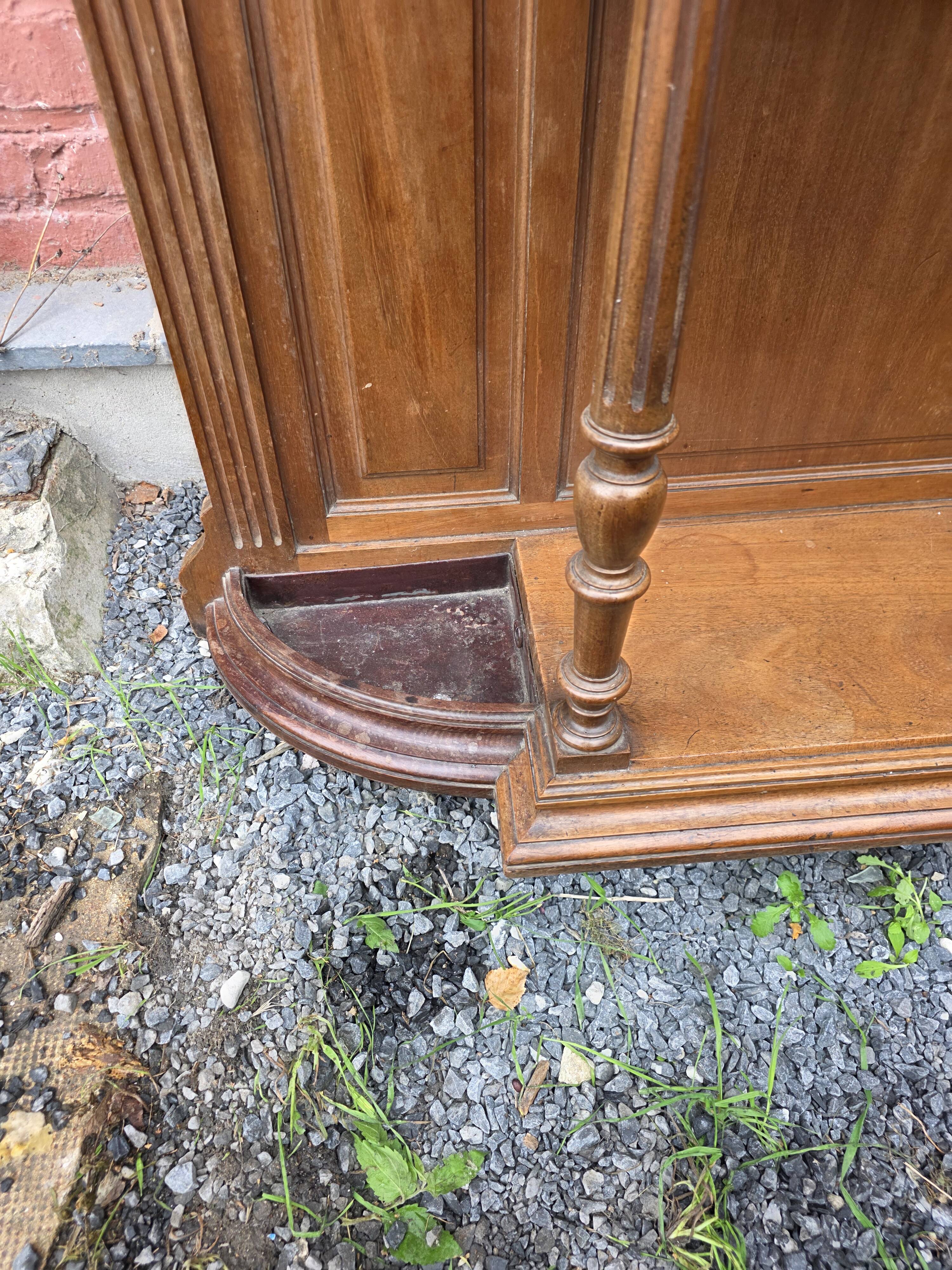 Vestiaire porte manteau en noyer fin XIXe