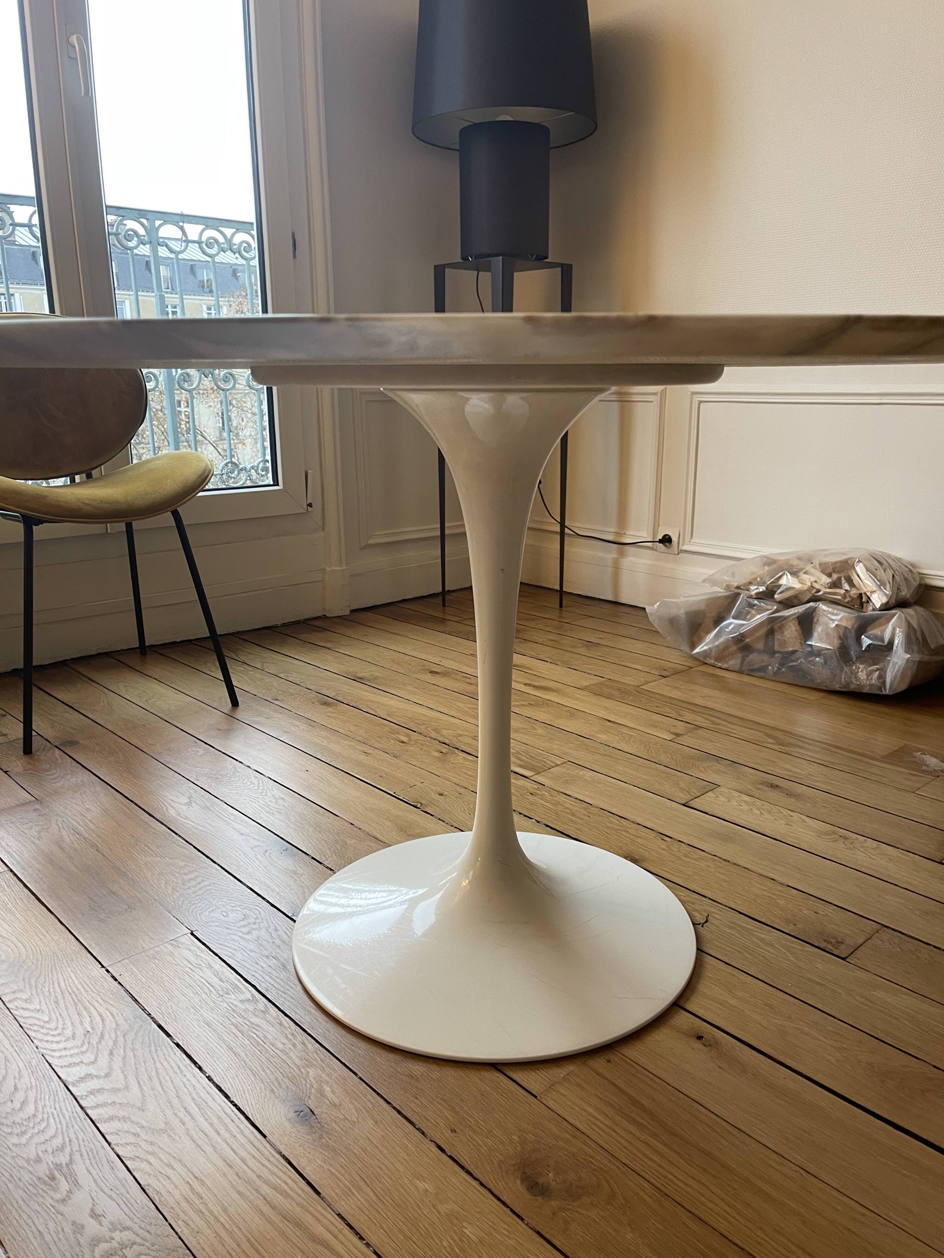 Saarinen marble table 120 cm - 50th anniversary