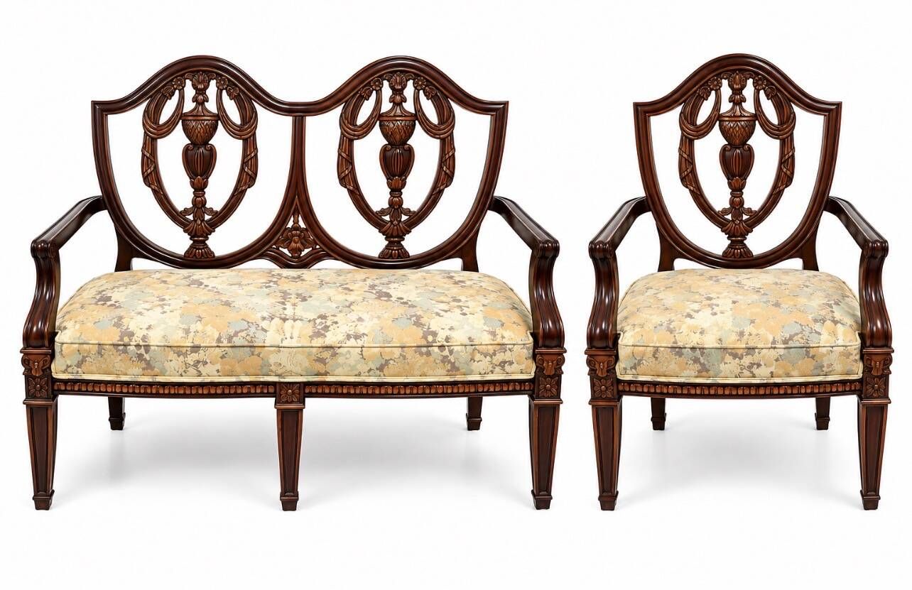 Set of carved wooden armchairs - Classic style - Chiniot, Pakistan