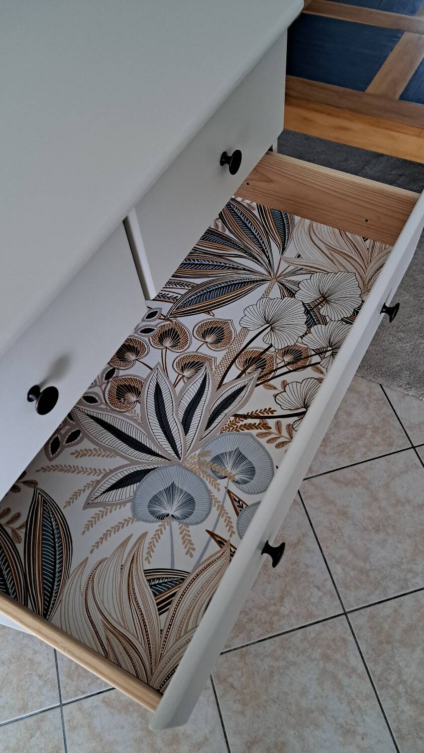 Rød Sødgren linen chest of drawers