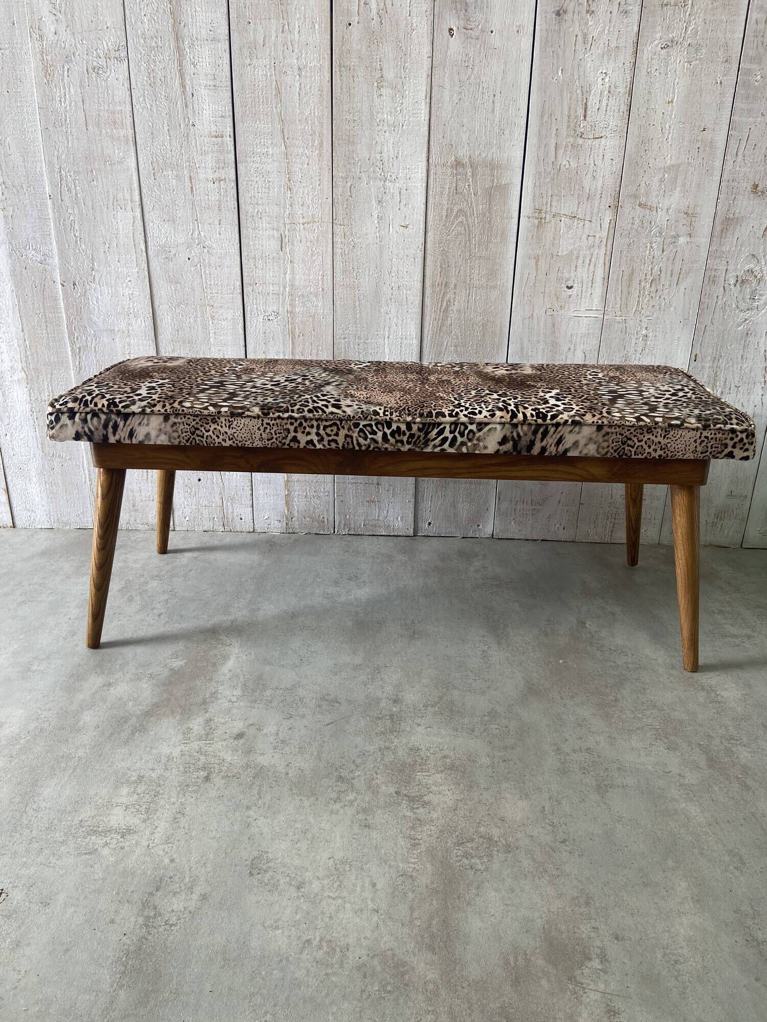 Scandinavian bench