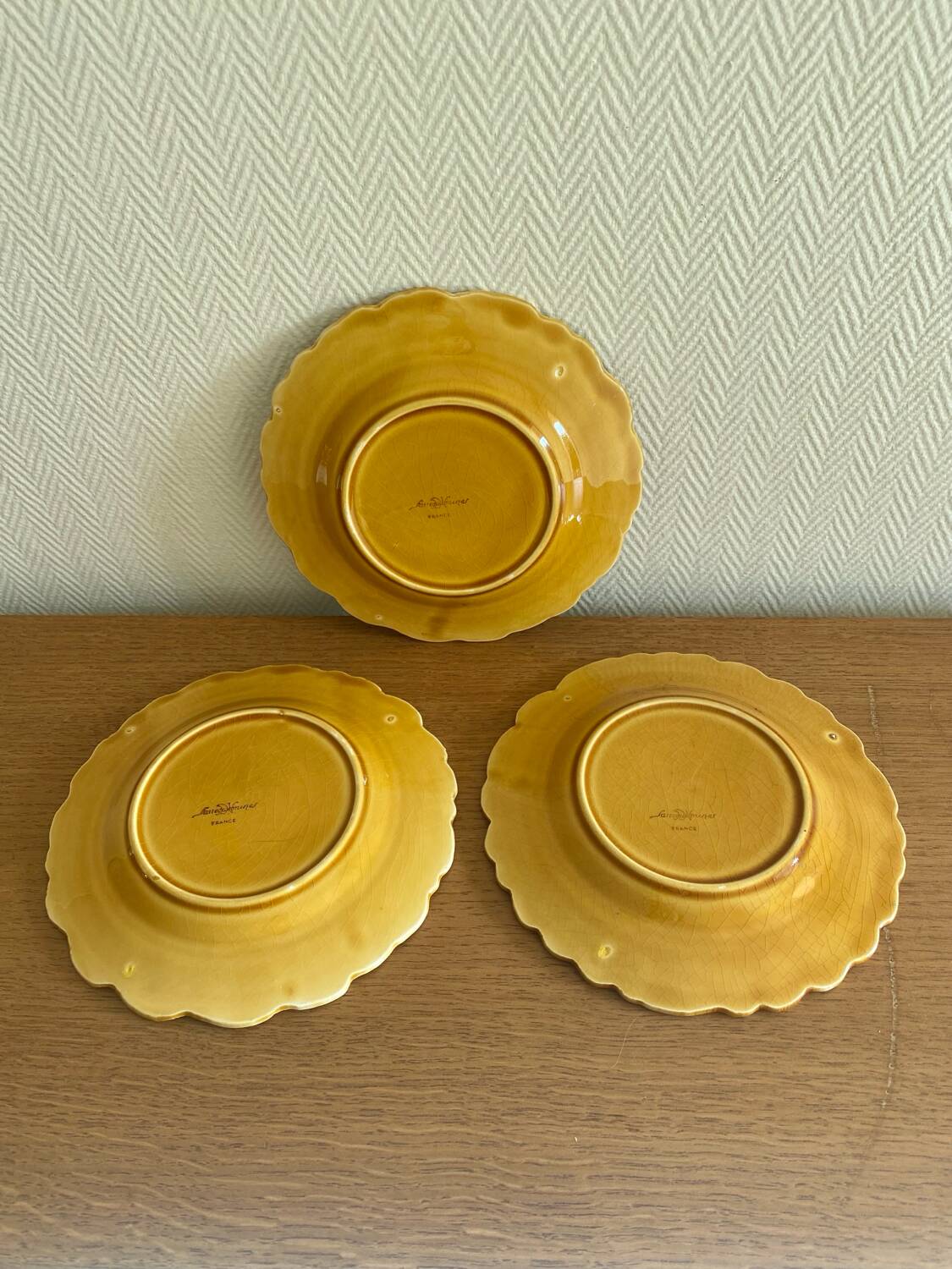 Antique set in Sarreguemines majolica from the 20th century.