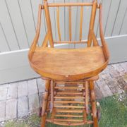 Ancienne chaise haute pour enfant Luterma