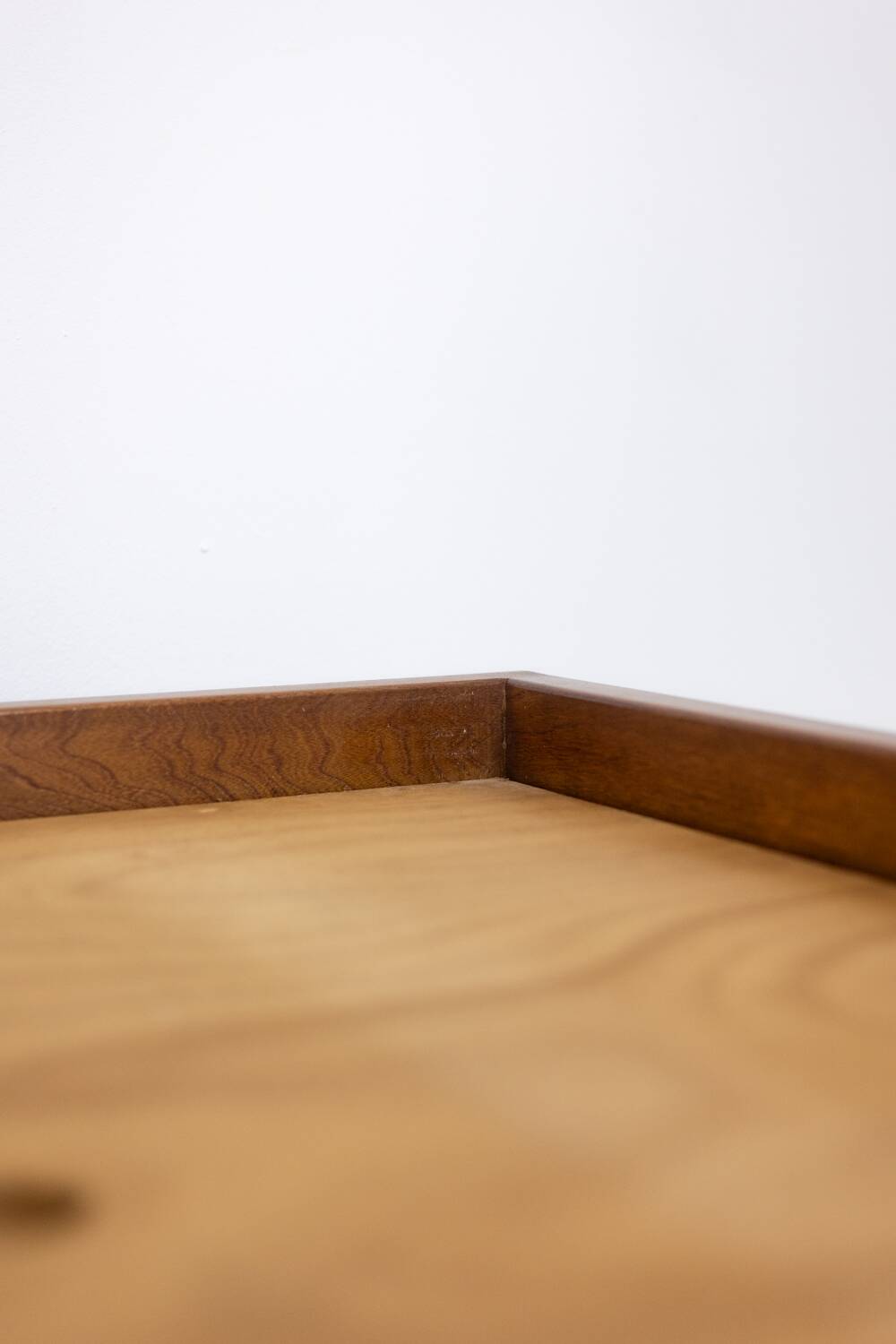 Pierre Chapo. Lit en chêne blond modèle « Godot ». Années 1960.