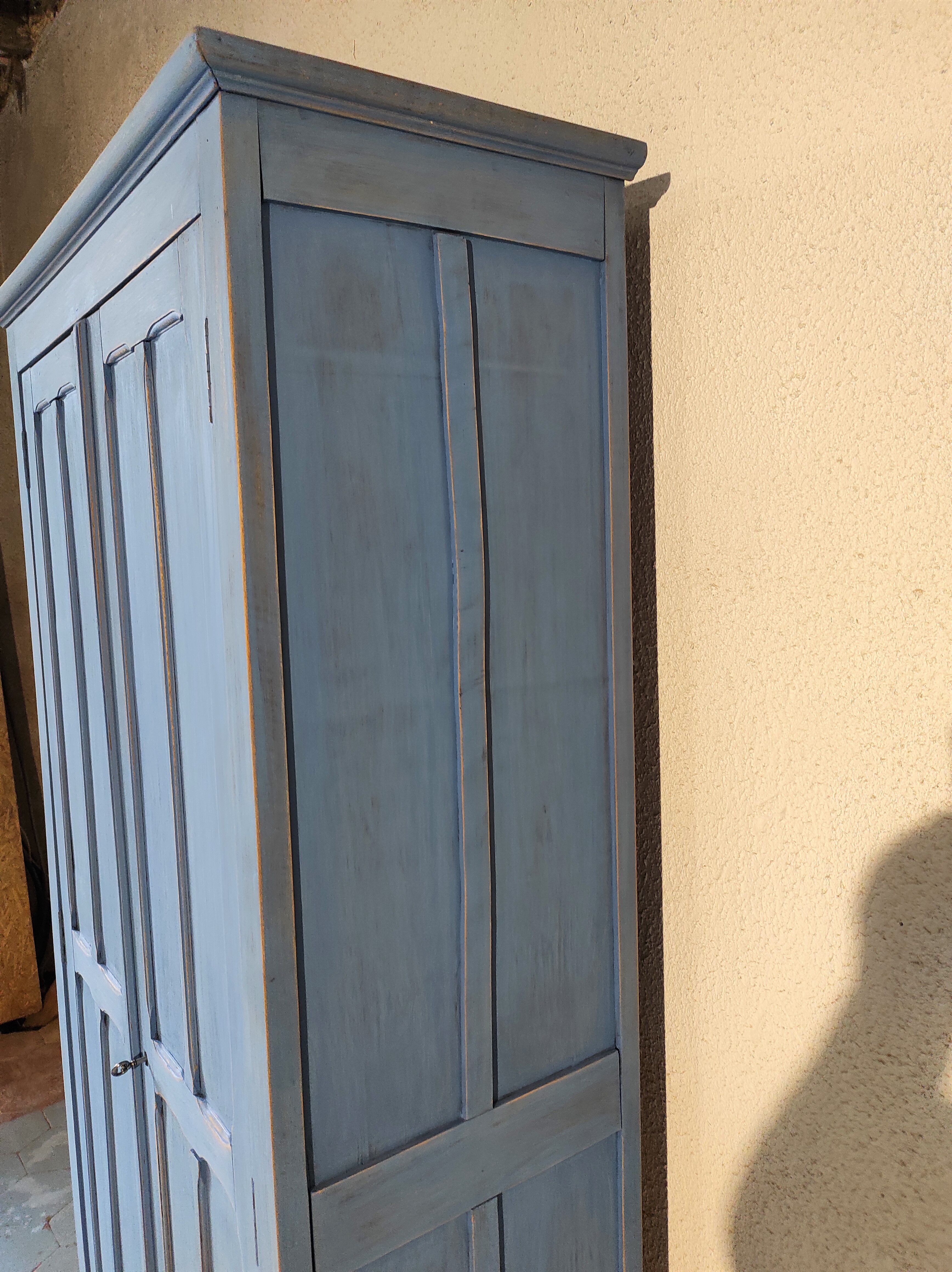 Armoire parisienne