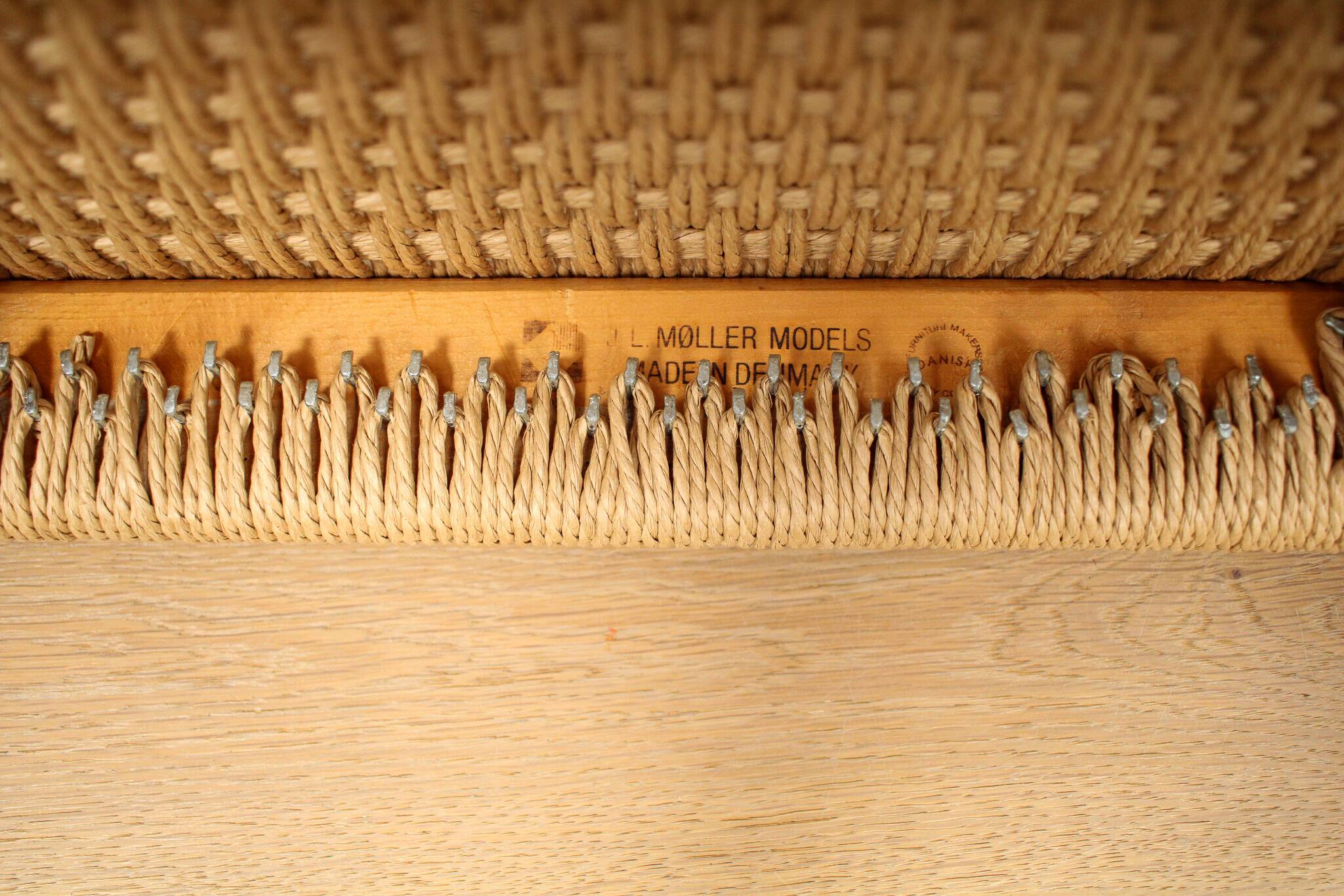 Ensemble de 4 chaises de salle à manger modèle 83 par Niels O. Møller pour JLMøller