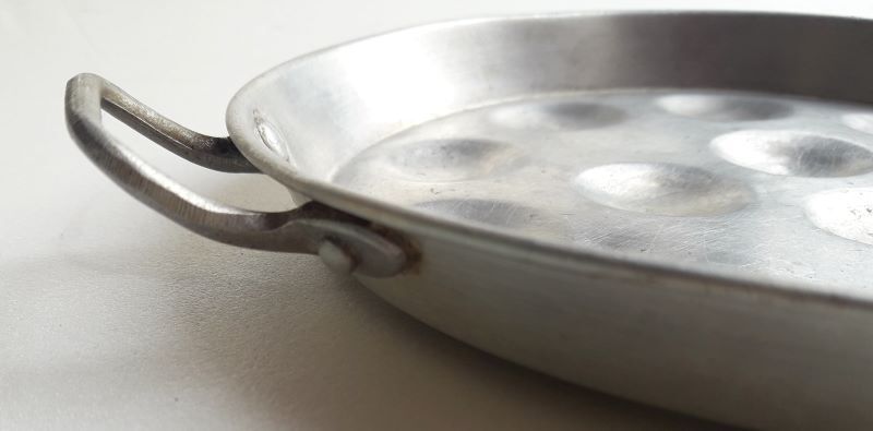 Plat à escargot aluminium vintage