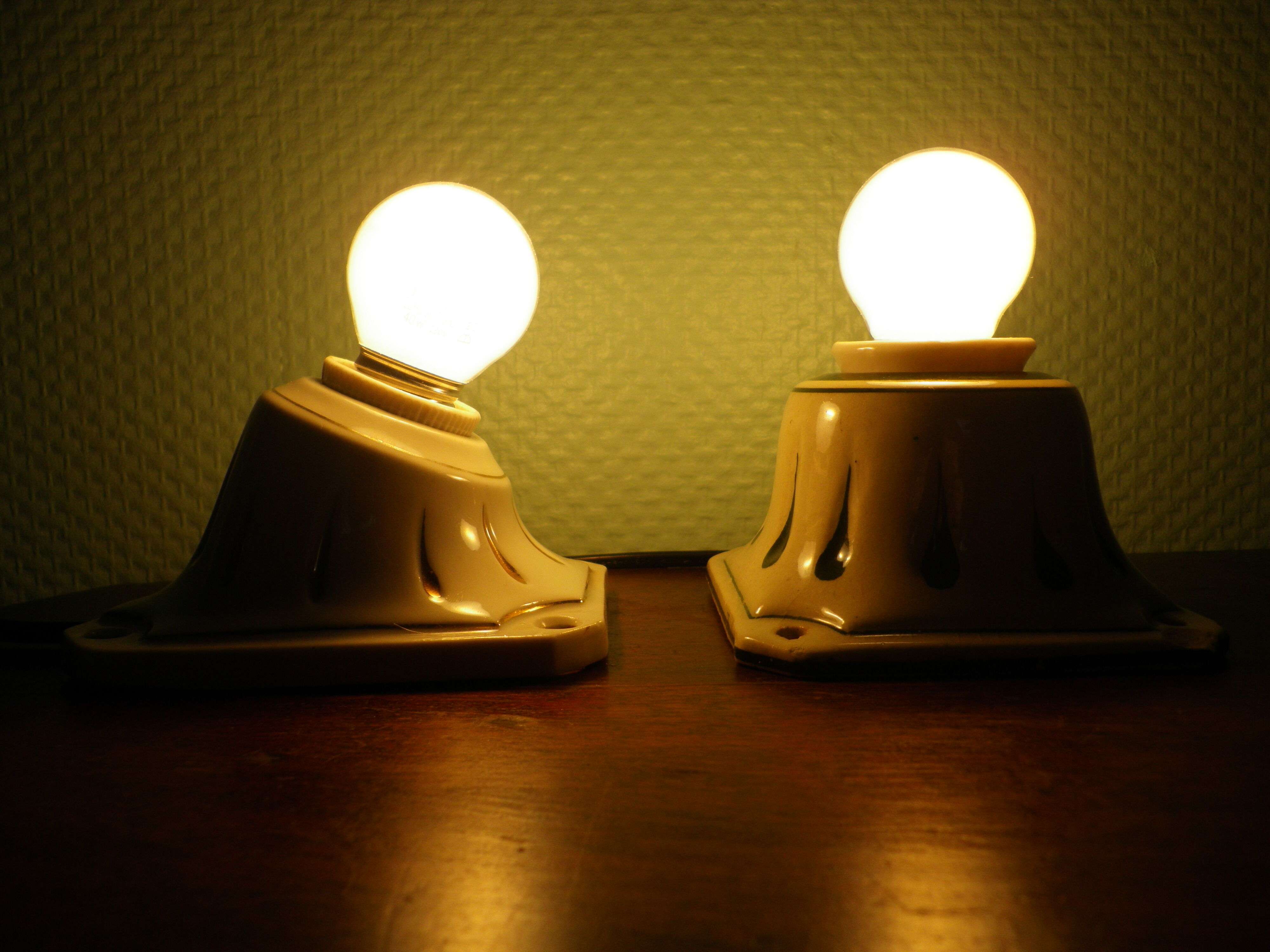 Wall lamps called "hooks" art deco, glazed porcelain, 1920s/1940s