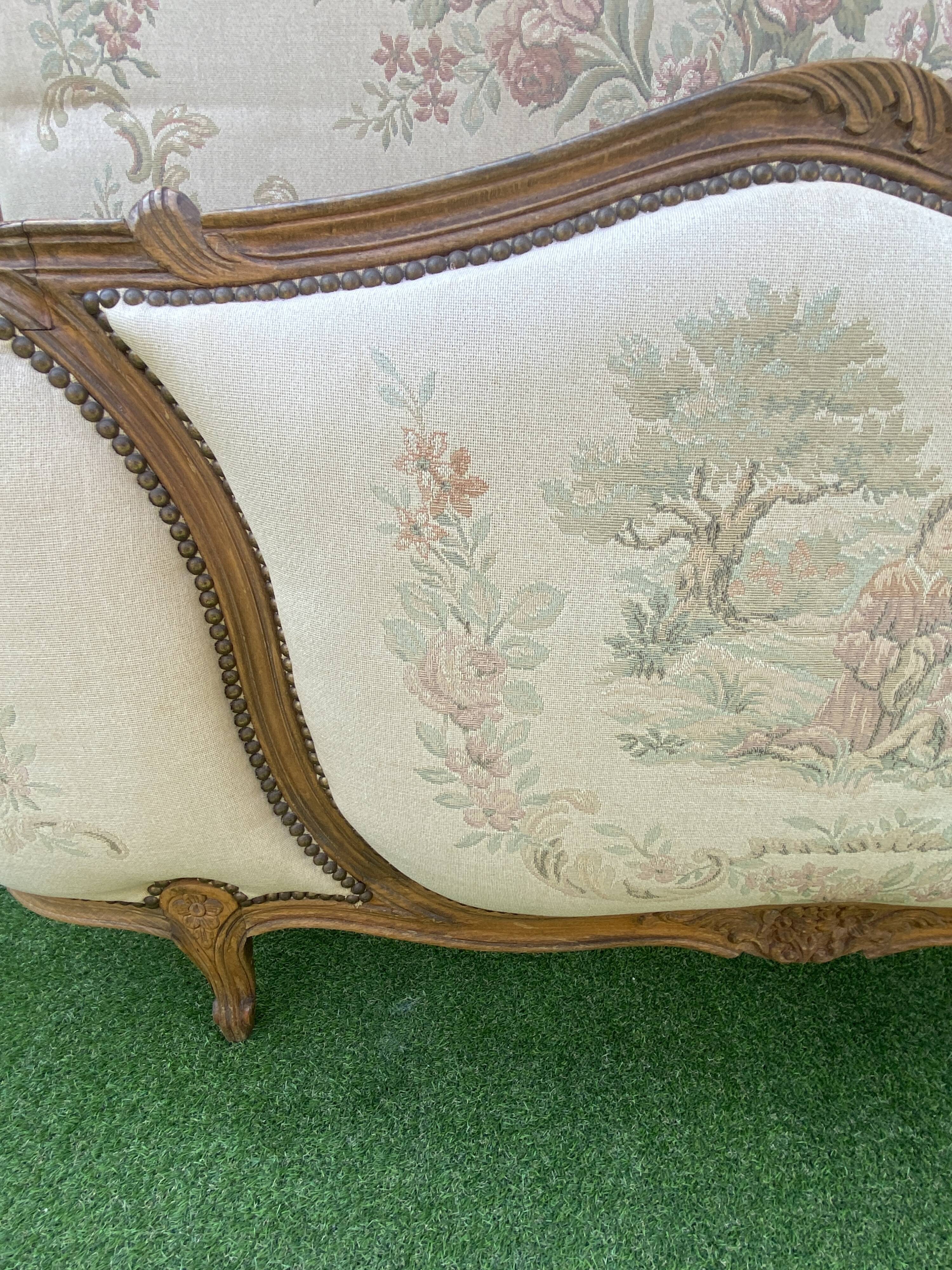 Basket bed and its two armchairs