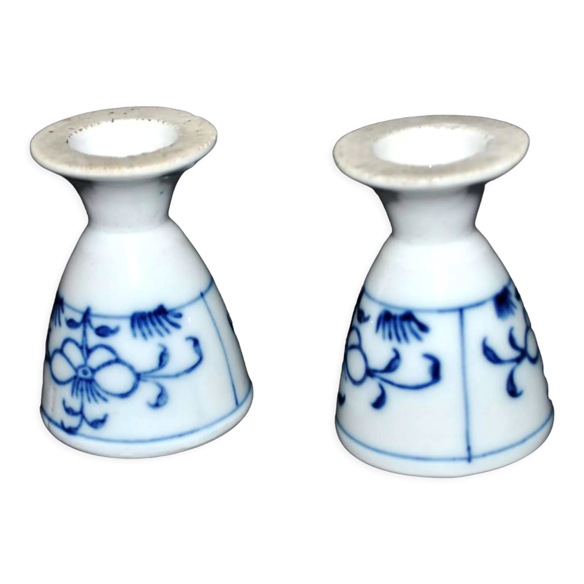 Set of 2 vintage coquetiers in white porcelain Copenhagen style