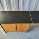 Expandable child desk