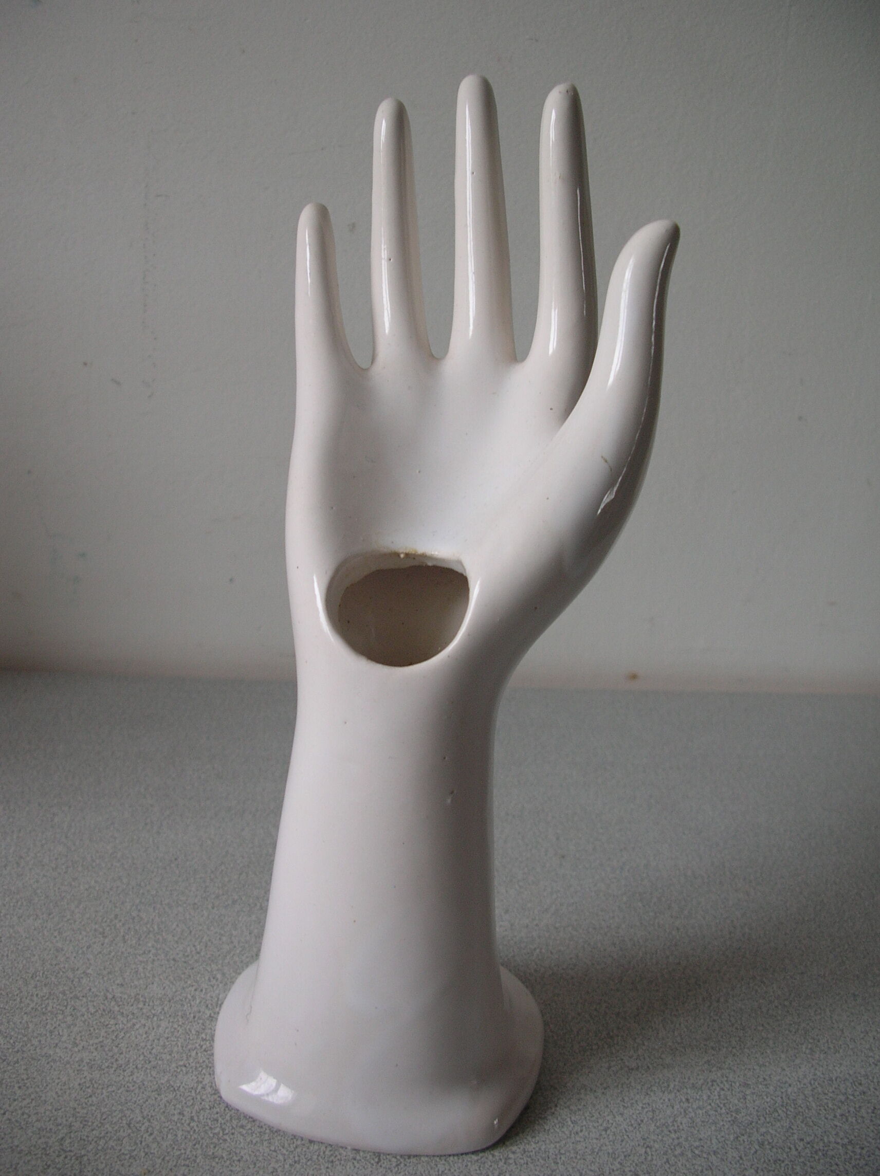 Old soliflore fig vase from the 1970s in the shape of a ceramic hand