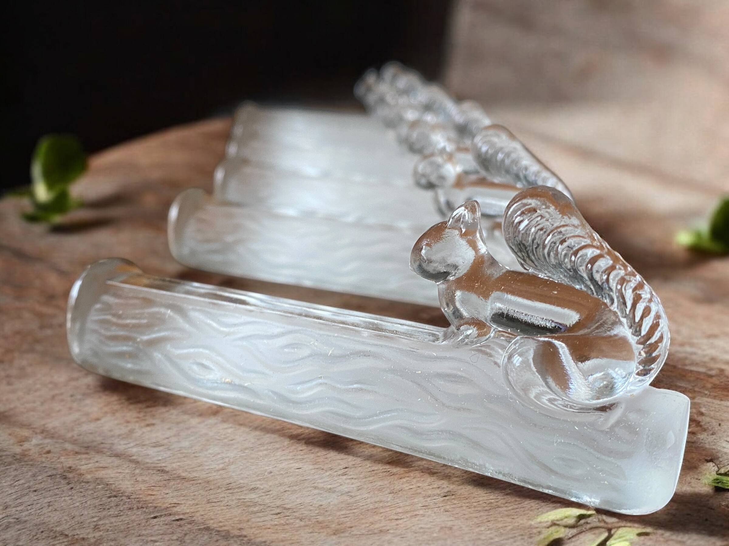 12 Art Deco frosted glass animal knife rests 1930