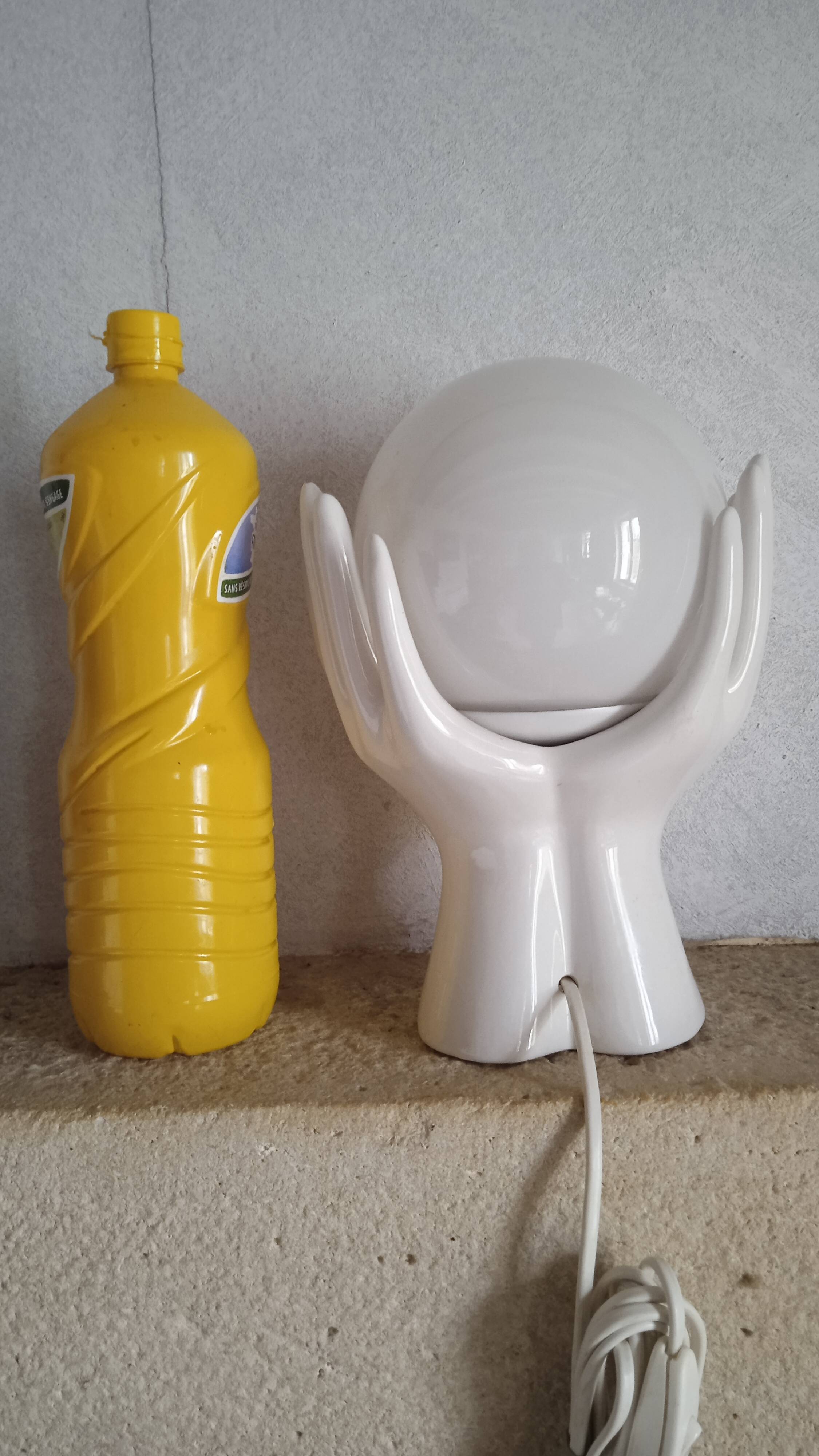 White ceramic and glass hand lamp