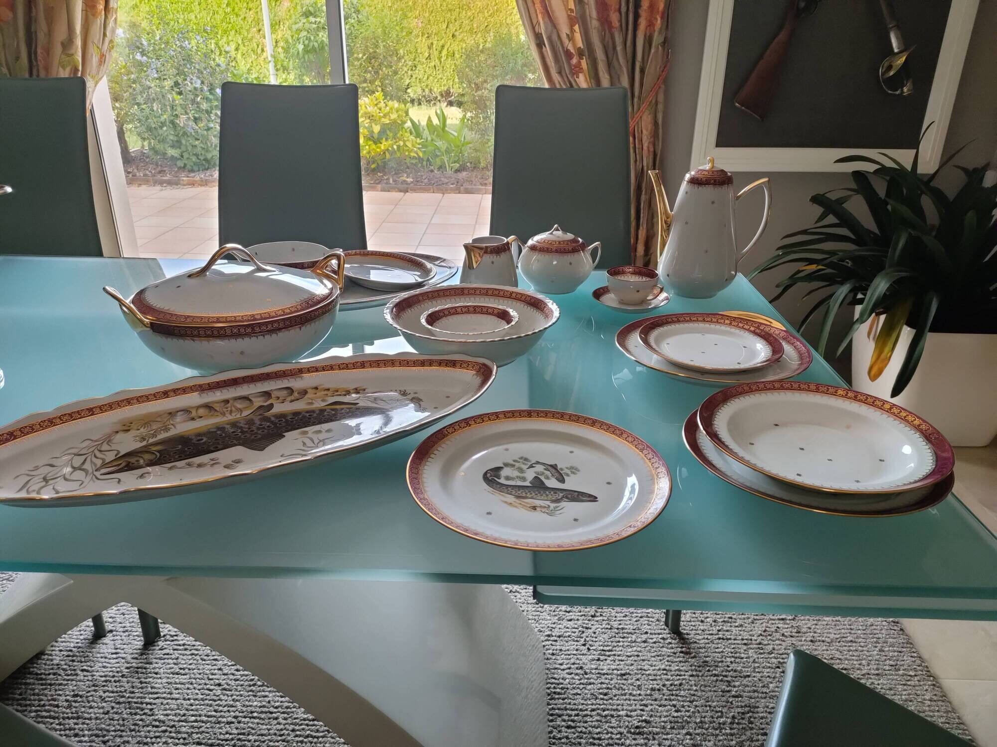 Service complet porcelaine de Limoges, marque Ulim