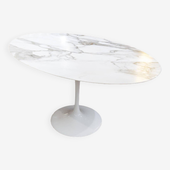 Eero Saarinen & Knoll Table "Tulip ovale" calacatta oro