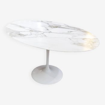 Table « Tulip ovale » calacatta oro Eero Saarinen &  Knoll