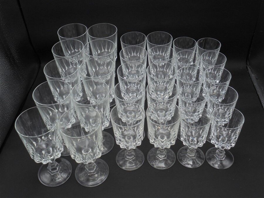 Set of 30 crystal-footed glasses