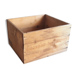 Case wood transport old wine Henri Maire