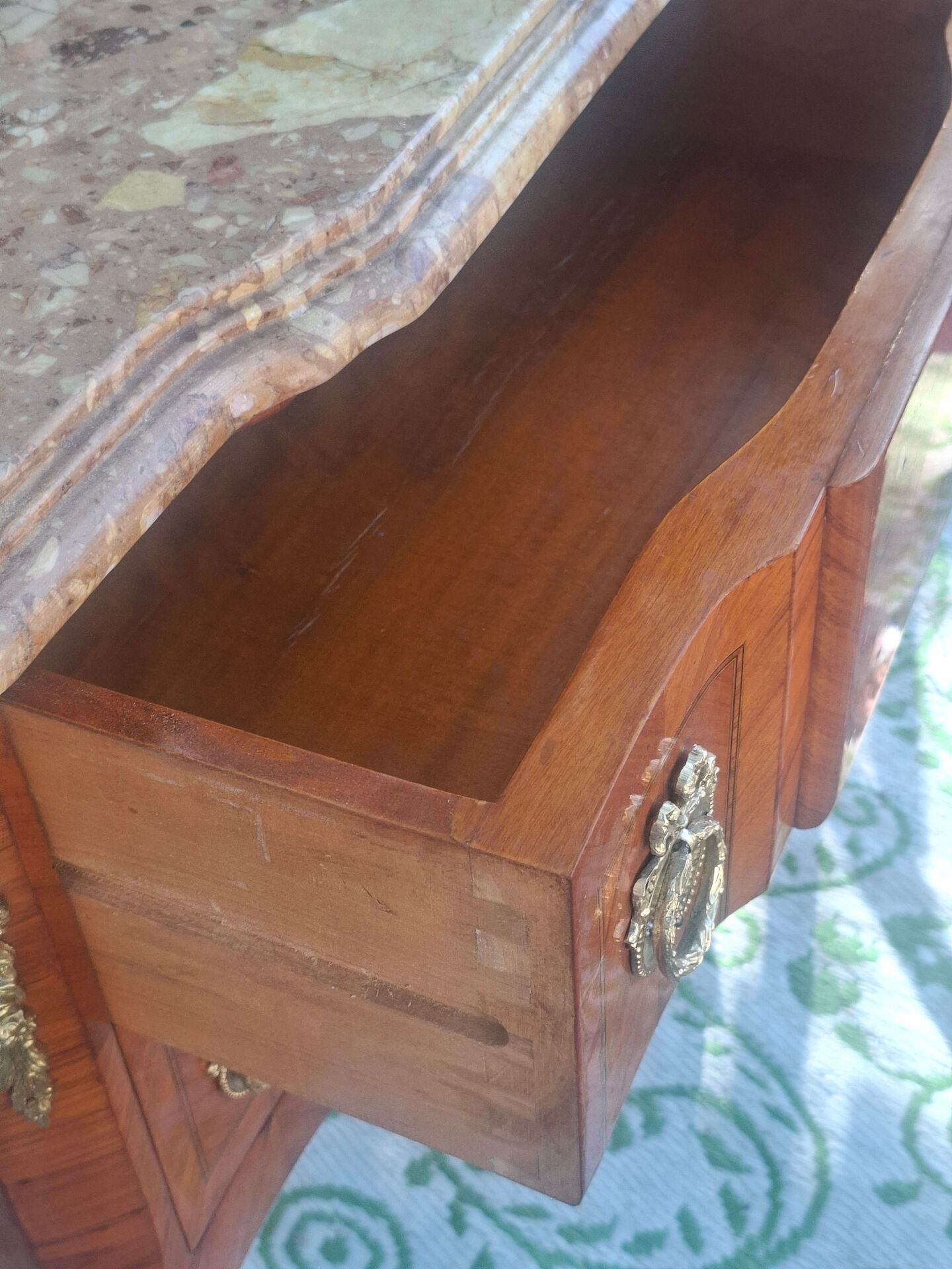 Commode en marqueterie 8