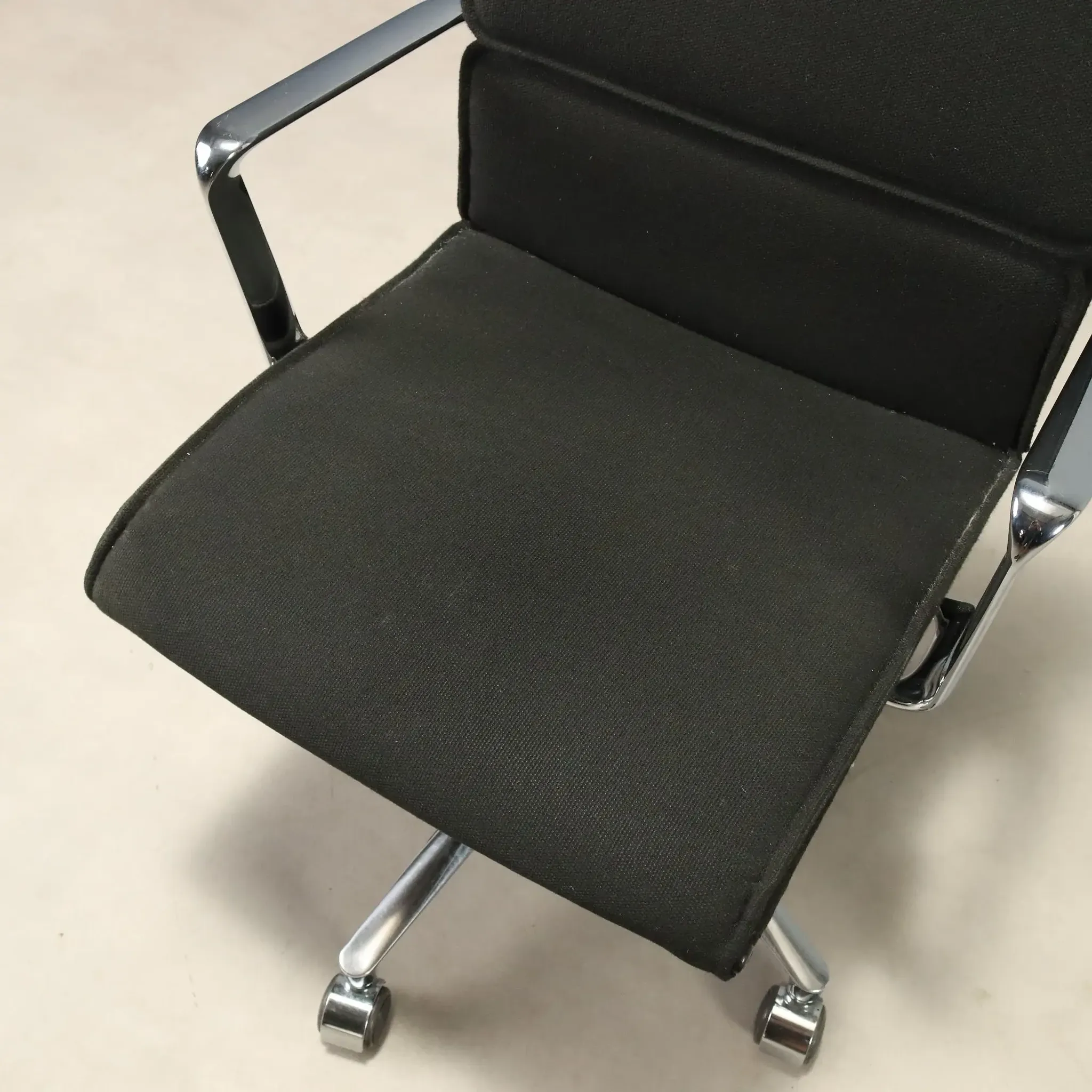 Vintage office chair ICF design Eames aluminium Italy 1970s