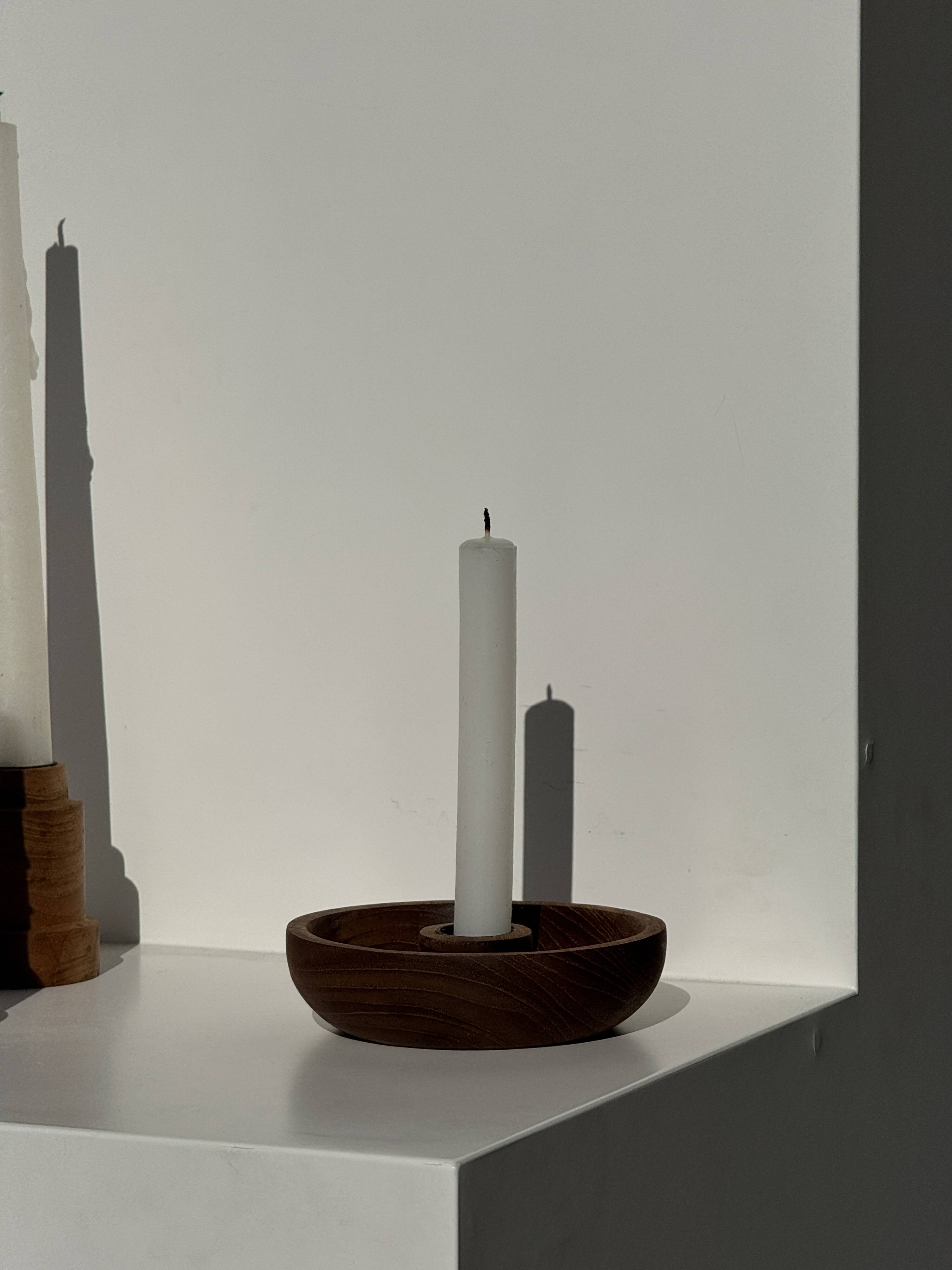 Circular teak monoxyle candle holder D12 H3