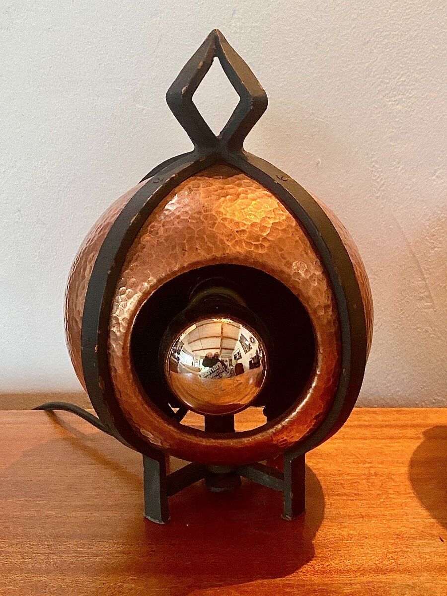 Paire de lampes art déco en dinanderie