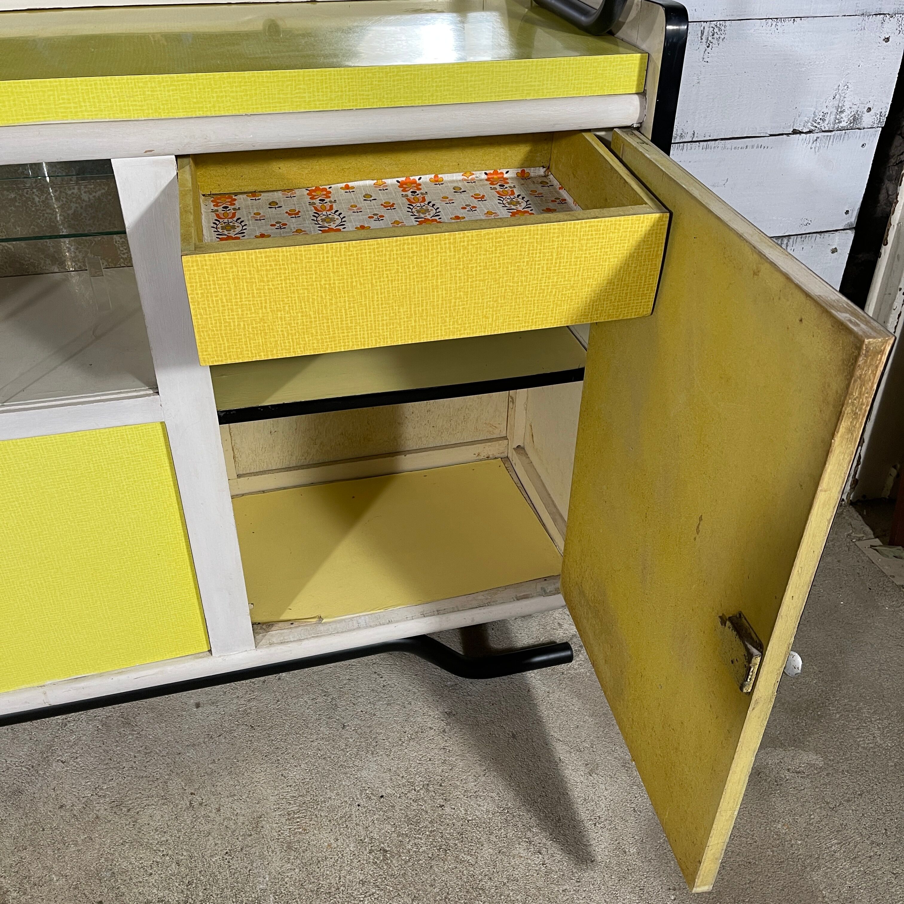 Yellow vintage kitchen furniture in Formica