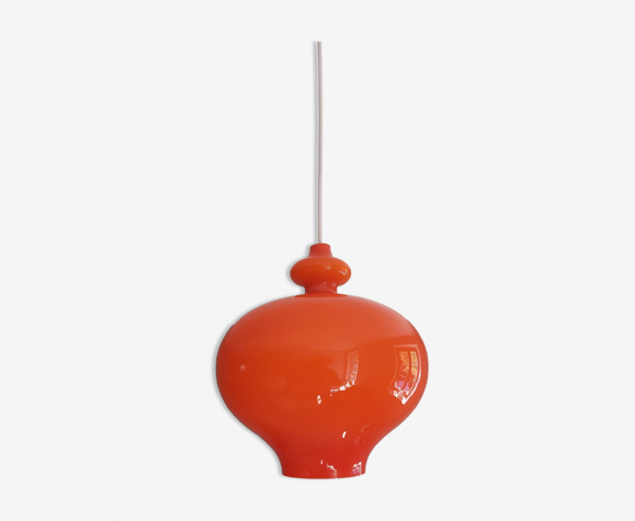 Suspension en opaline orange, design Hans Agne Jakobsson, années 60