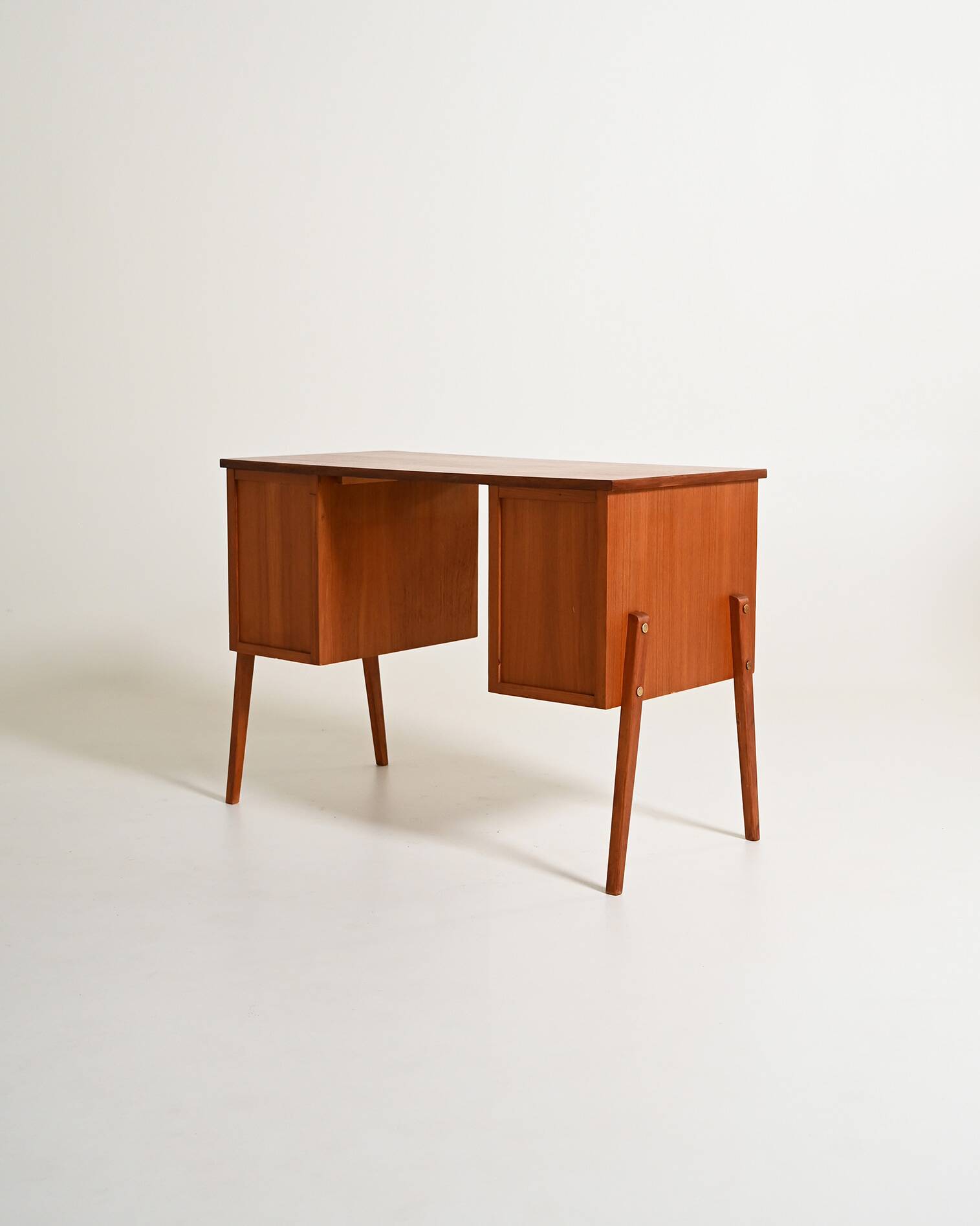 Bureau en teck scandinave, années 1950
