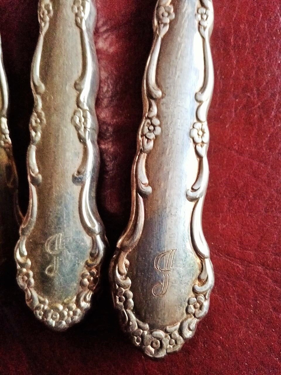 Menagère ancienne 126 pieces 12 personnes en métal argenté Oneida Silversmiths