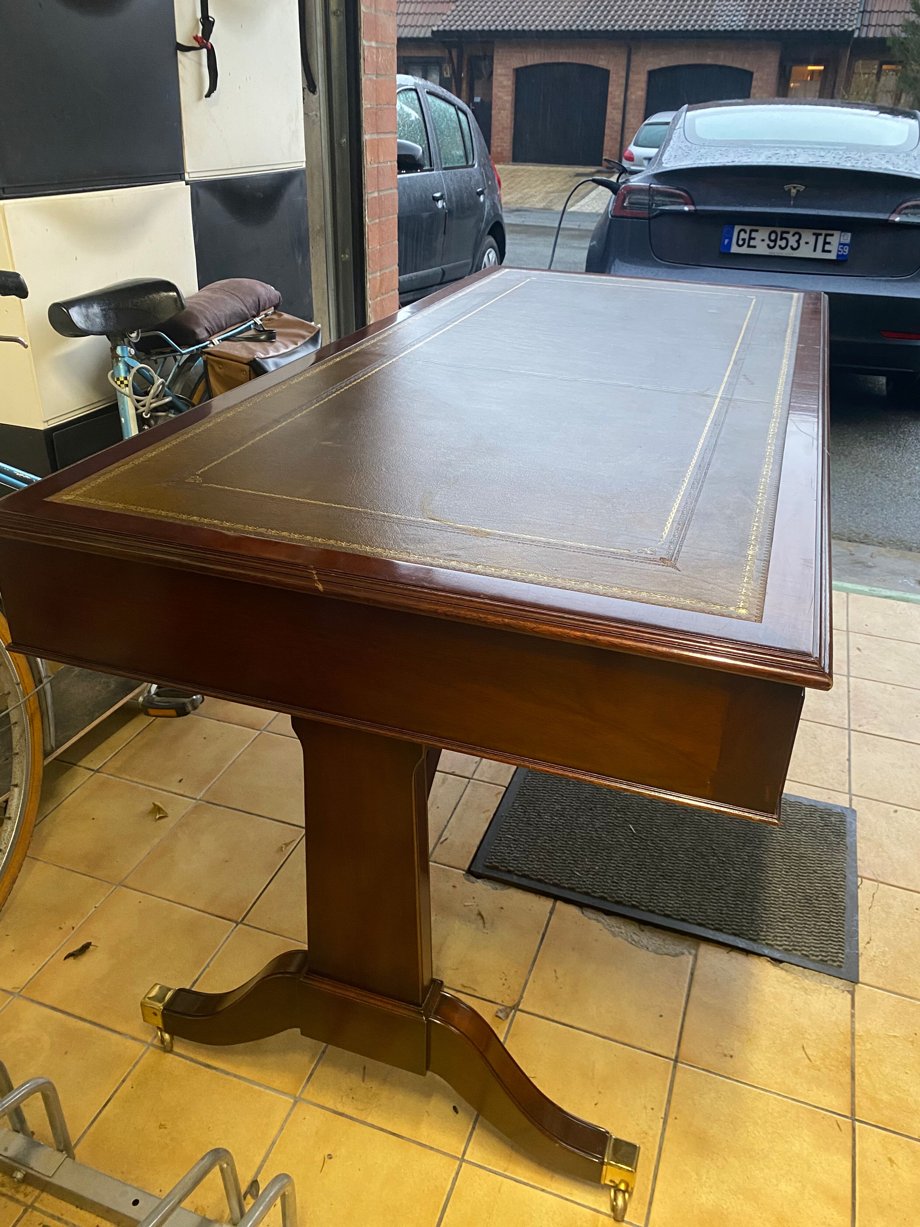 Rothschild walnut flat desk
