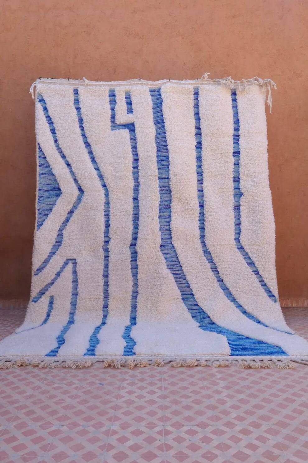 Azilal rug Traditional handwoven size 150 x 250 cm