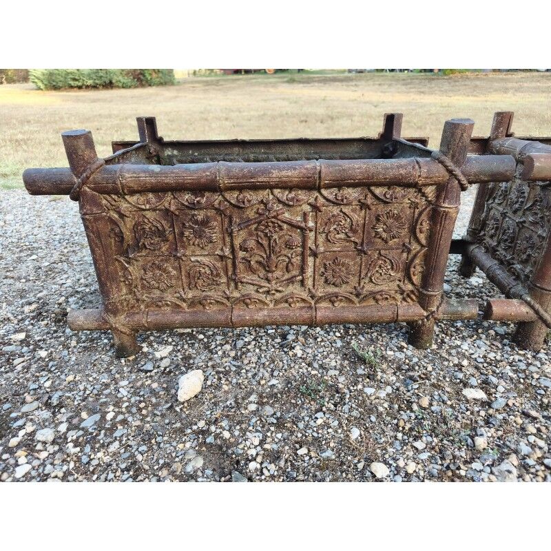 Pair of cast iron planters from 1900 in Charleville - Mézières