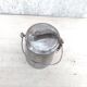 pot a lait en fer blanc