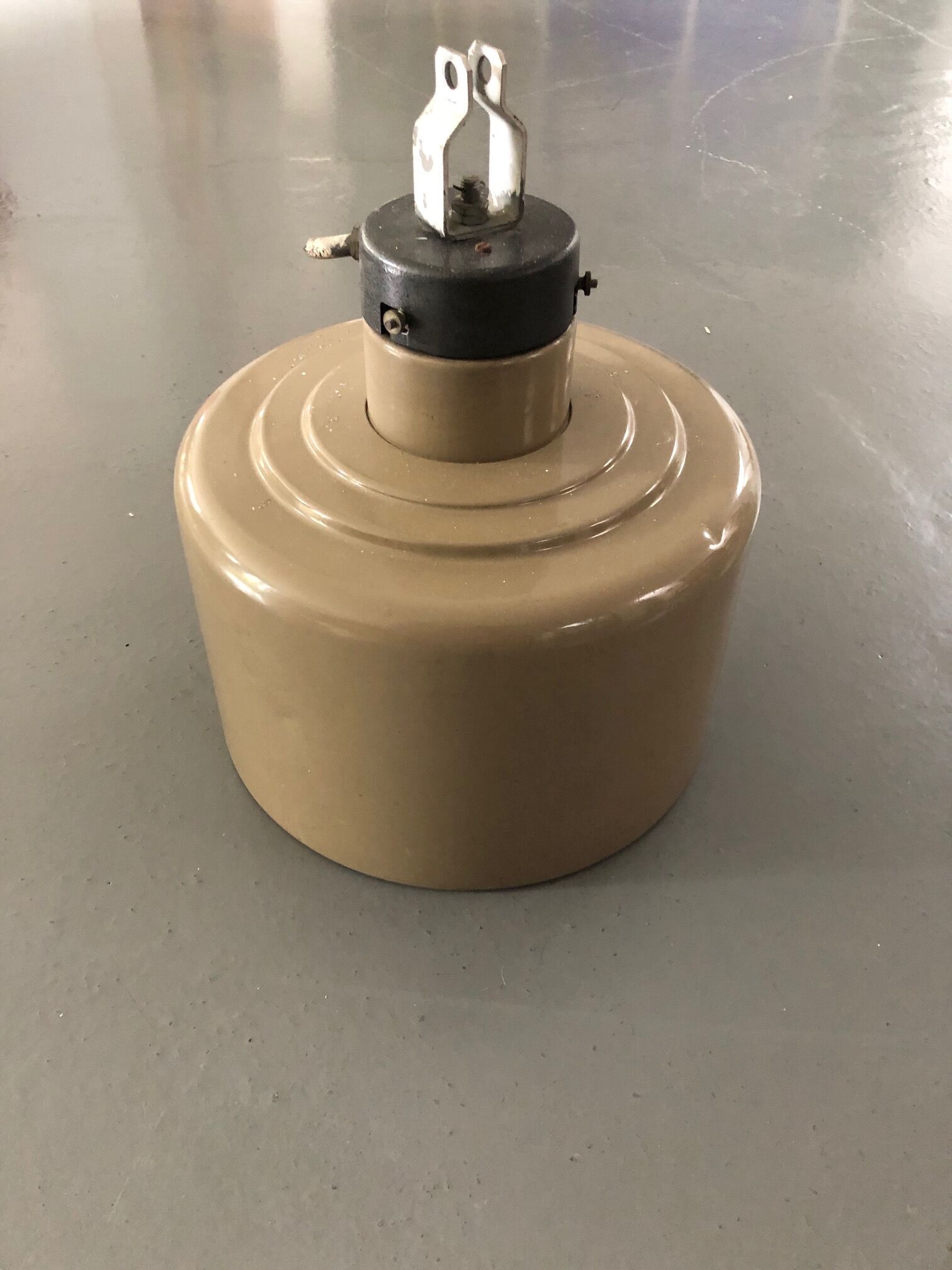 Industrial light pendant