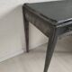 Bureau avec moulures, ancienne patine