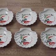 Serving bowls in l'hirondelle scallop shell in a basket 4851