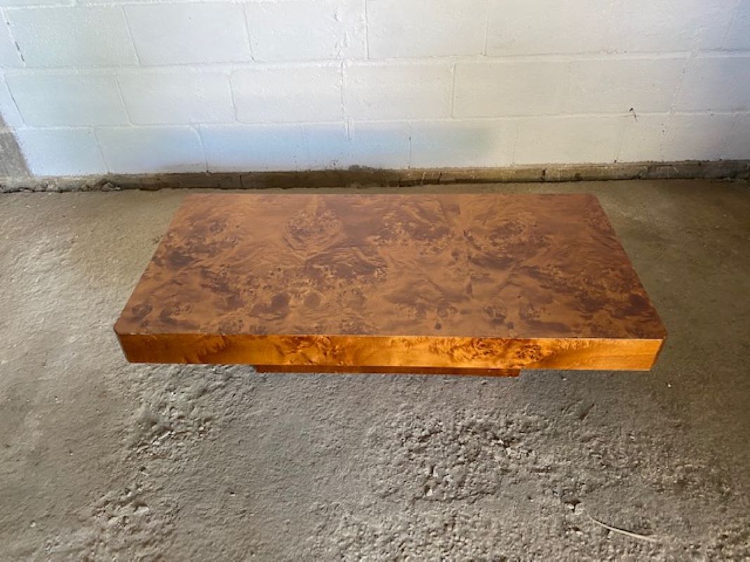 Table basse en loupe d’orme Roche et Bobois vintage 70s
