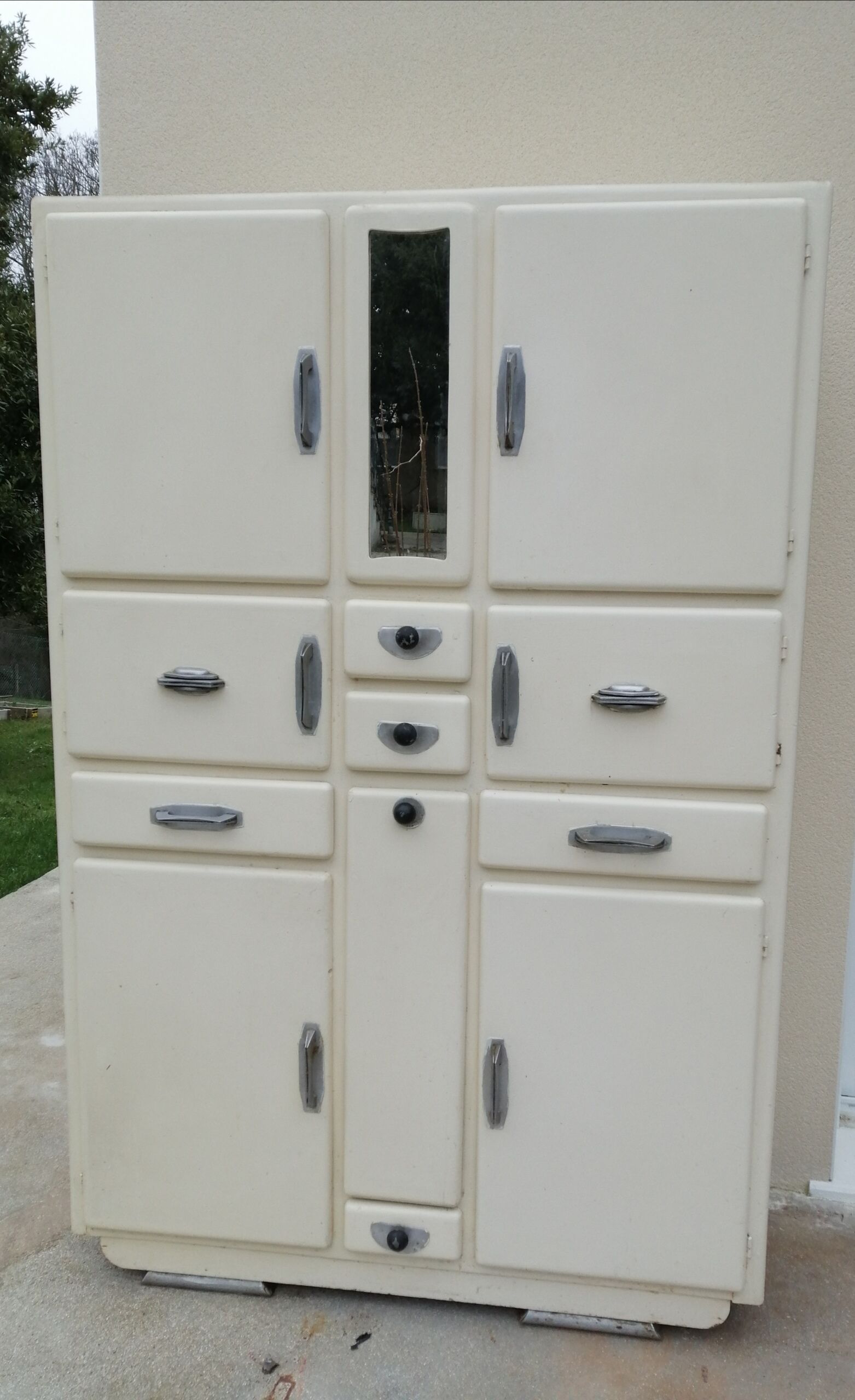 Mado 50s style buffet