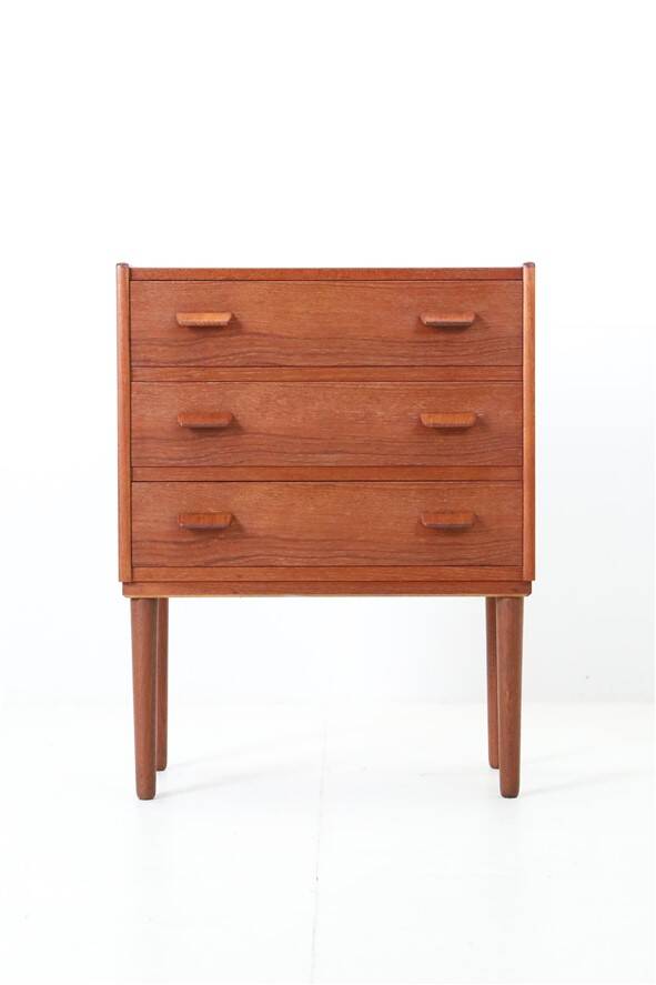 Rare teak chest of drawers by Carl Aage Skov for Munch Møbler / Mid-century Danish modern design / 1960s