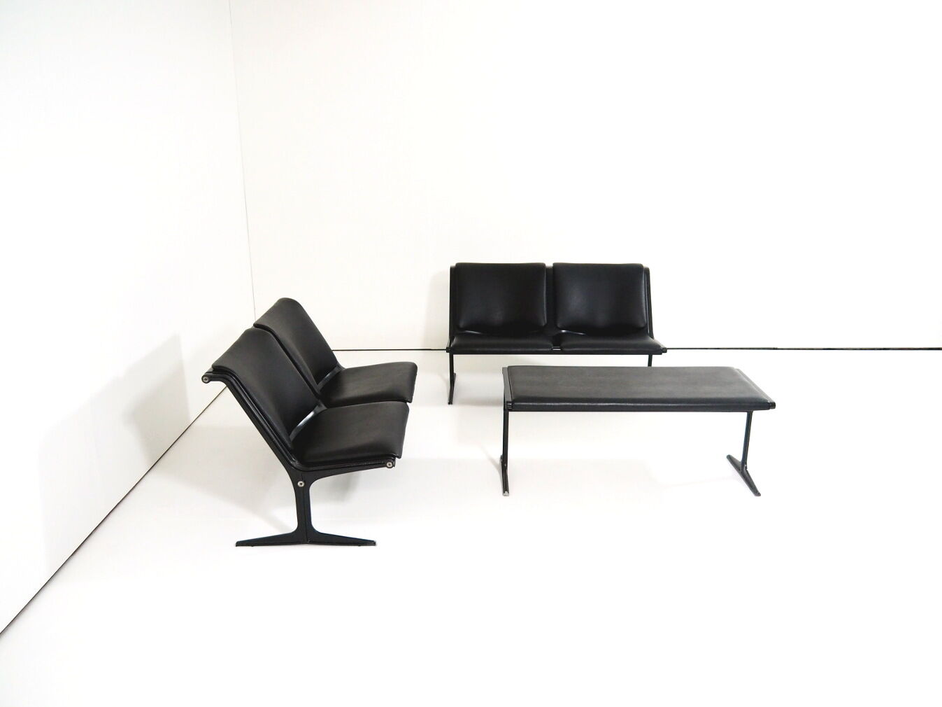 Two-seaters from the 60s by Friso Kramer for Wilkhahn