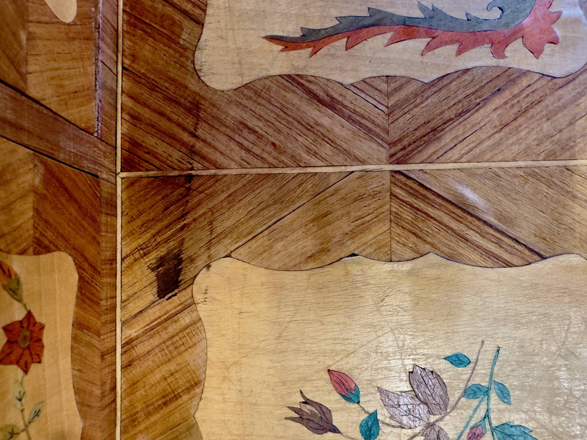 Marquetry wooden bonheur du jour – Floral decoration – Louis XV style