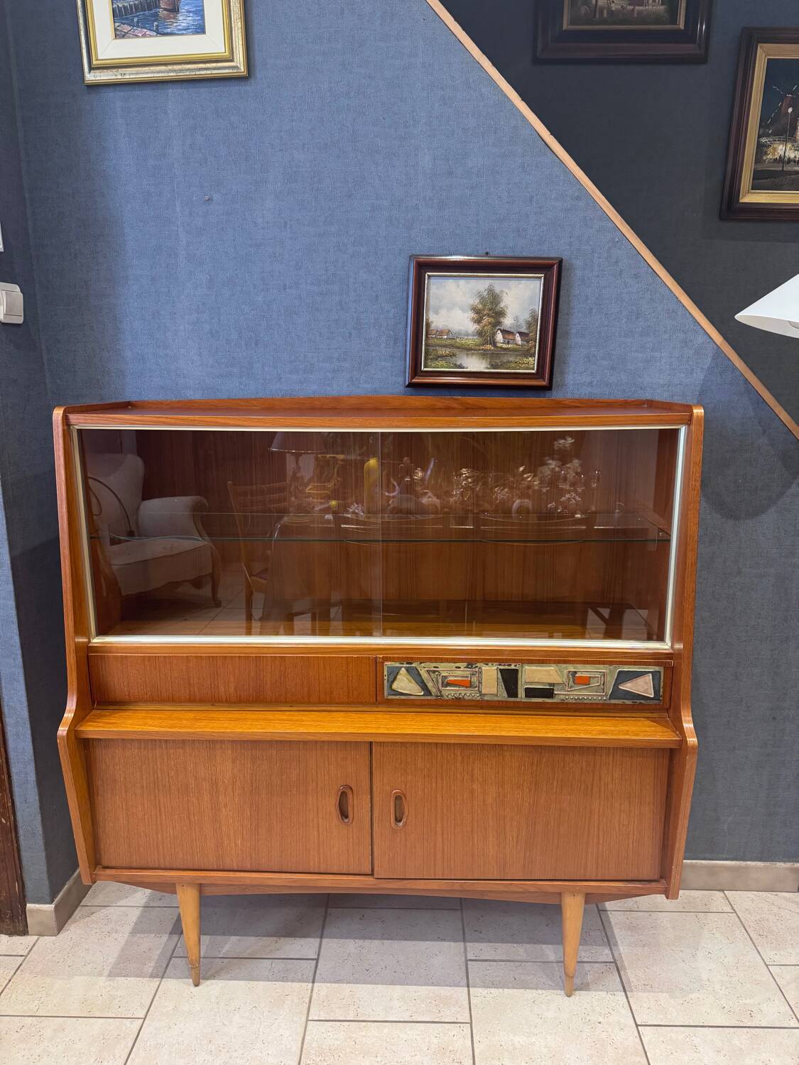 Vintage Scandinavian display cabinet – 1950s/60s – mid-century design