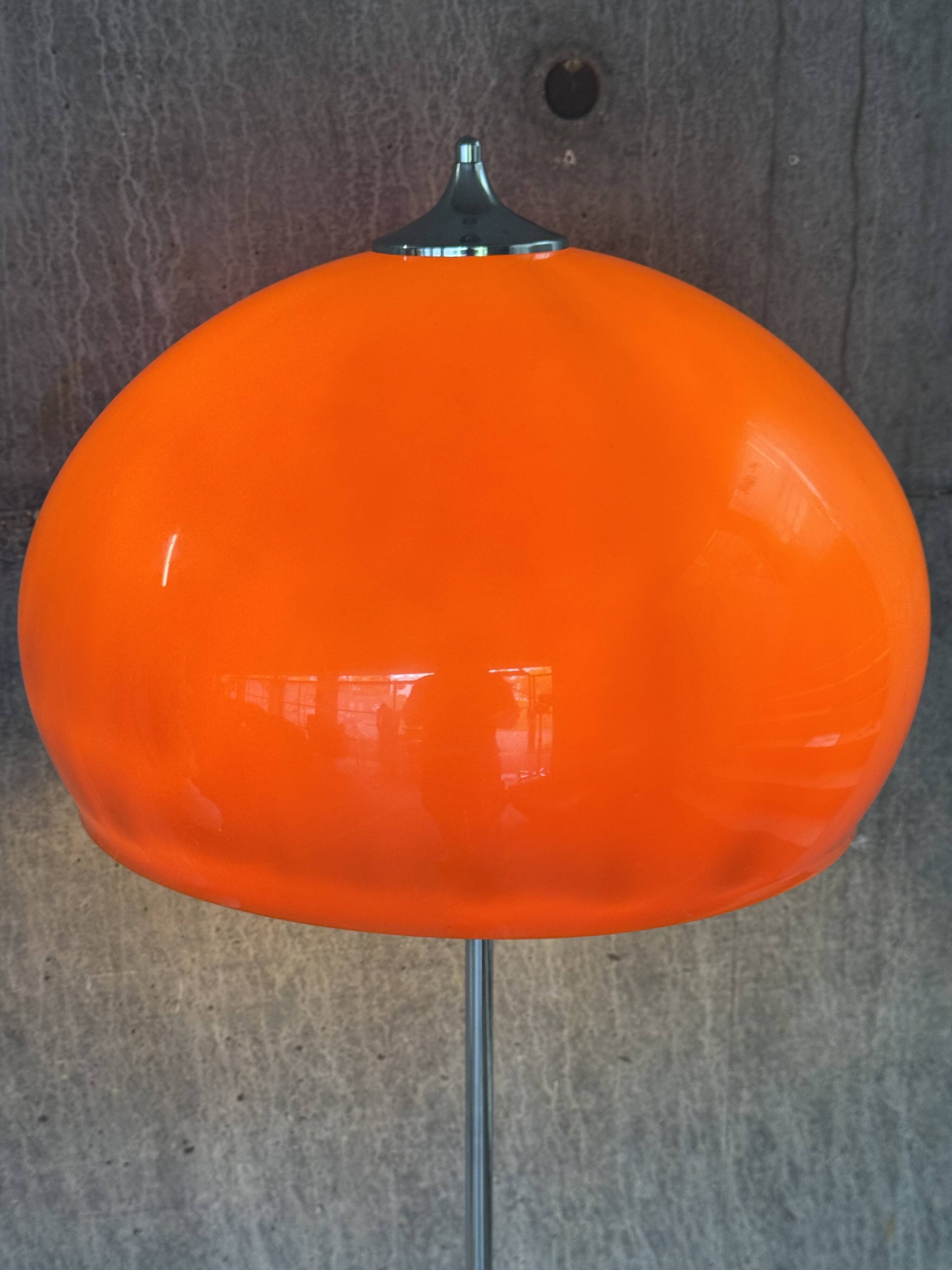 Lampe de sol Space Age de Harvey Guzzini