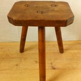Tripod farm stool