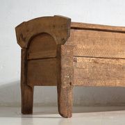 Coffre primitif ancien en bois – Transylvanie, vers 1850